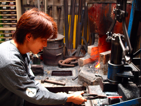 KANETAKA (The scene where Yoshitaka Yamada is manufacturing Japanese razor )